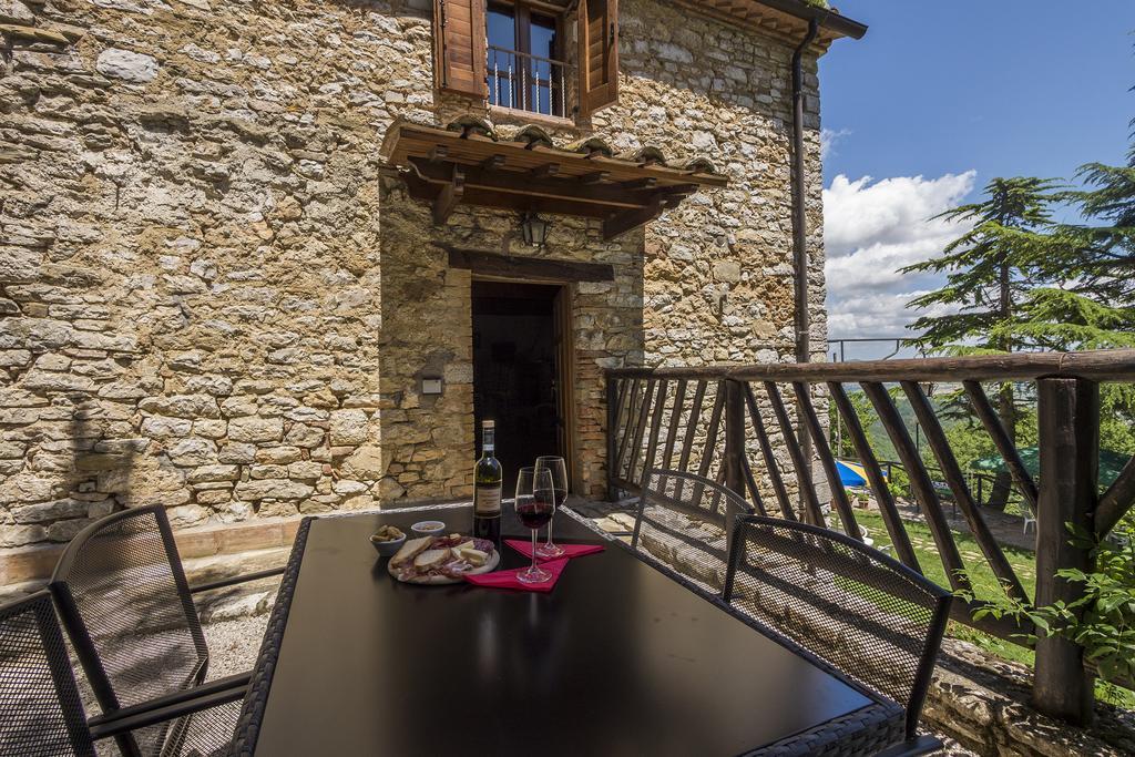 Agriturismo Monte Acuto Umbertide Habitación foto