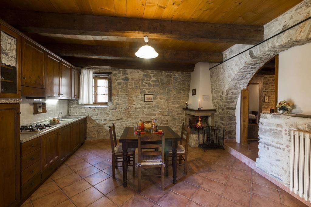 Agriturismo Monte Acuto Umbertide Habitación foto